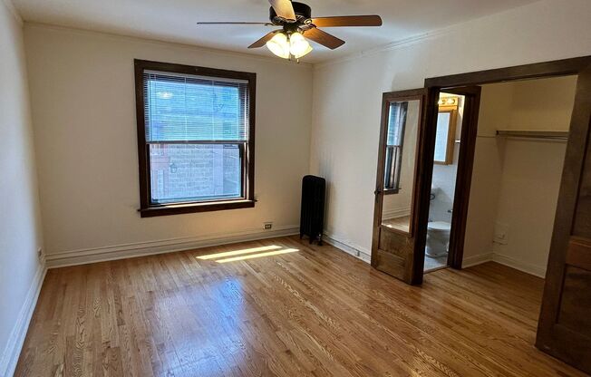 Studio, 1 bath, 320 sqft, $1,325, Unit 225-211