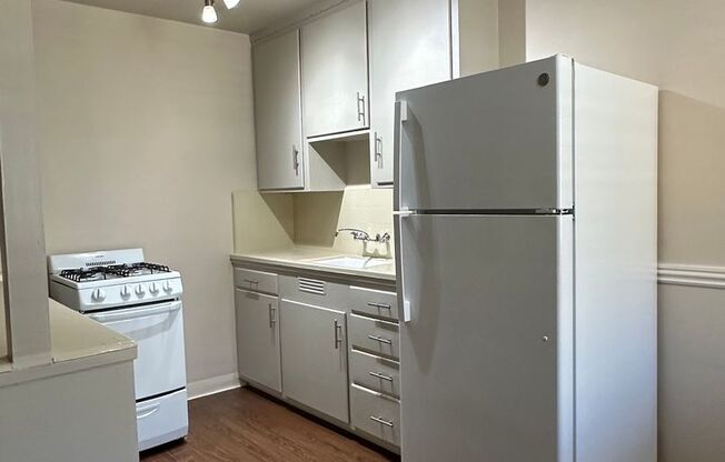 1 bed, 1 bath, $1,480, Unit 15