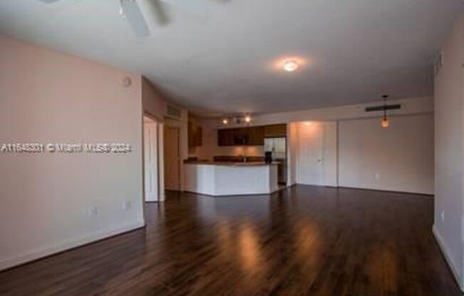 3 beds, 2 baths, $3,300