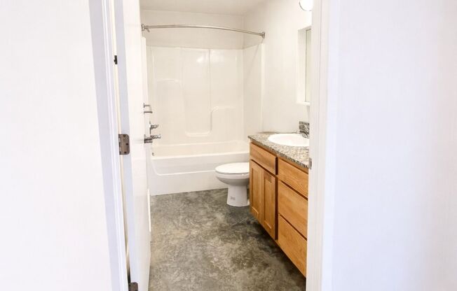 1 bed, 1 bath, 666 sqft, $999, Unit 4-104