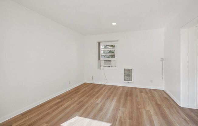 Studio, 1 bath, 325 sqft, $2,298, Unit 20