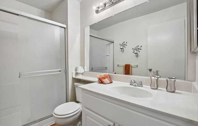 2 beds, 2 baths, 940 sqft, $1,925, Unit 260
