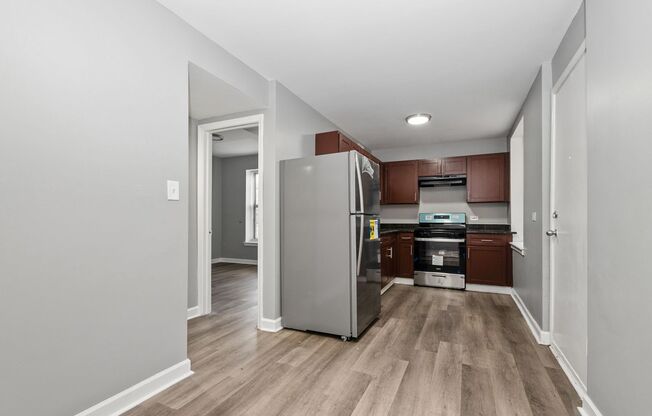 3 beds, 1 bath, $1,595, Unit 6156-1C