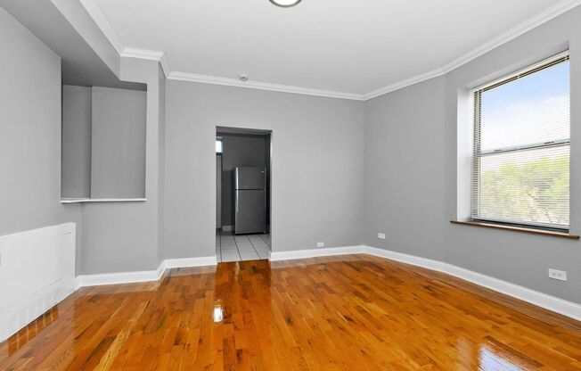 Three Bedroom Unit in South Shore!