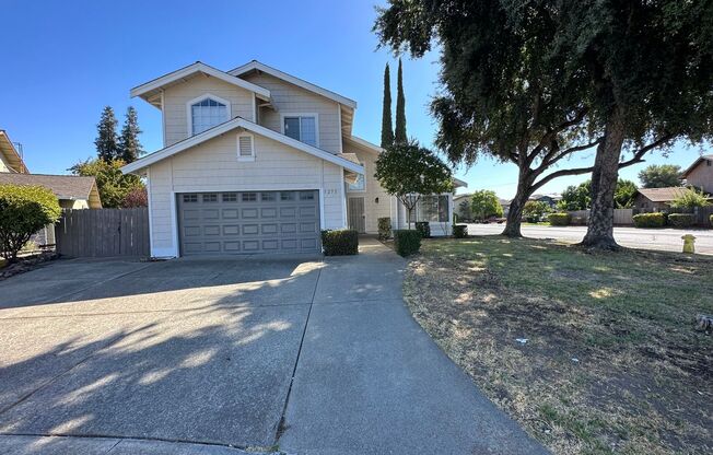 Beautiful 4 Bedroom 2.5 Bath Manteca Home / Best Property Management