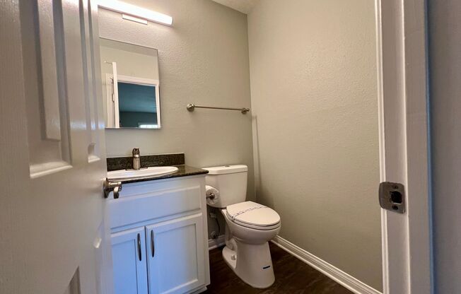 2 beds, 1.5 baths, 900 sqft, $2,925, Unit A17