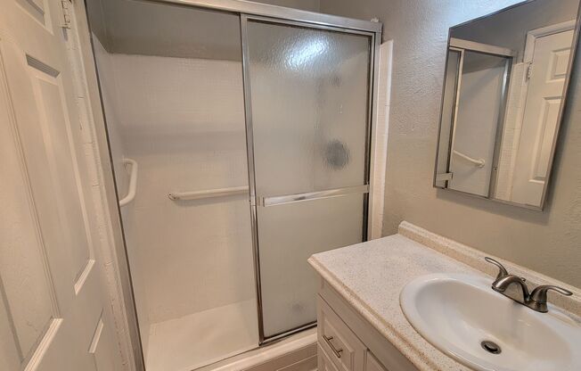2 beds, 2 baths, 1,000 sqft, $2,650, Unit B44
