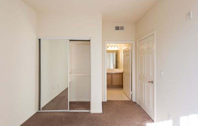 2 beds, 2.5 baths, 1,207 sqft, $3,100, Unit 8714-200