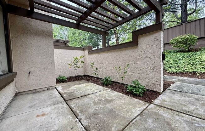 3 Bedroom 2.5 Bathroom Townhouse Near Downtown Walnut Creek  - Water & Garbage Included - Good Schools!
