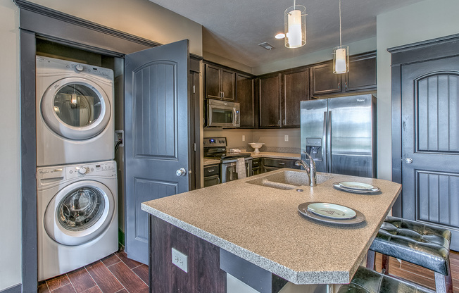 2 beds, 2 baths, 894 sqft, $1,495, Unit C - 1011 Unit 218 - B894