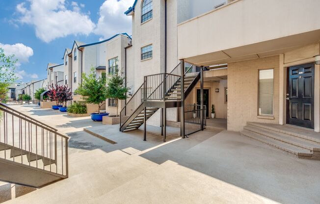 Adorable 1 bedroom 1 bath condo with spacious private outdoor patio!