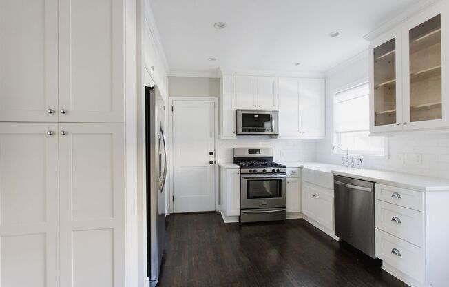 Chic Buckhead Condo with Courtyard Views & Walkable Lifestyle