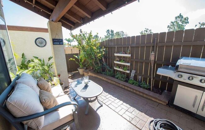 Stunning 3-bedroom, 2.5-bathroom townhome within the exclusive gated community of Villa Espanas!