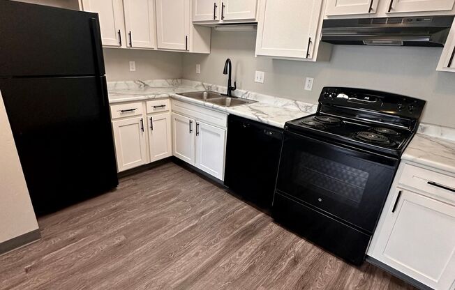 2 beds, 1 bath, 850 sqft, $1,015, Unit 1215-4