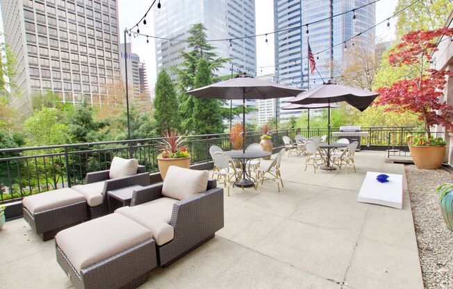 1 bed, 2 baths, 692 sqft, $2,295, Unit 0512