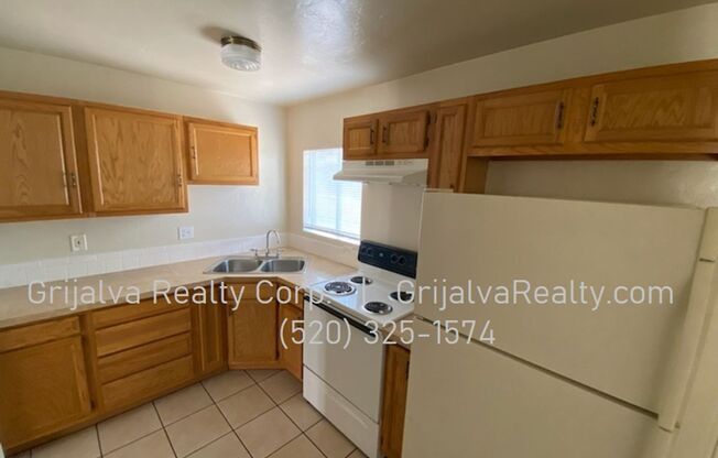 2 beds, 1 bath, 800 sqft, $1,050