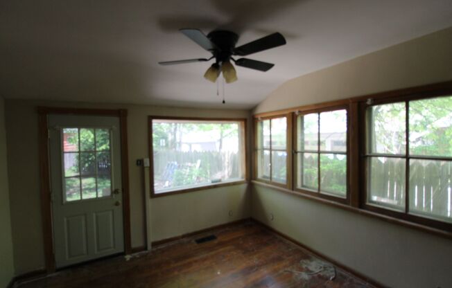 Muir - 308-308 1/2 Wilber Ave