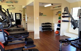 Bedford Oaks Apartments fitness center