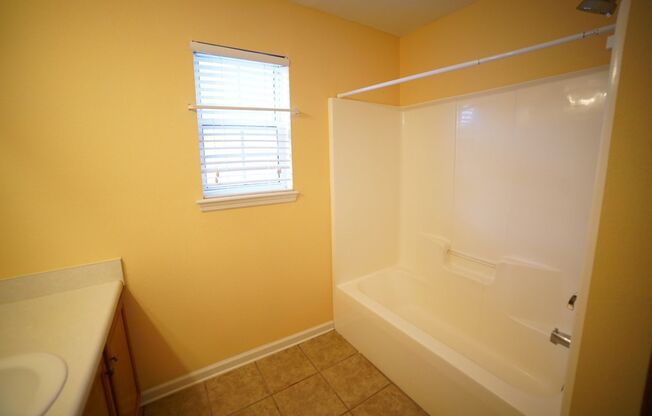 2 beds, 2 baths, $1,300, Unit APARTMENT 2306