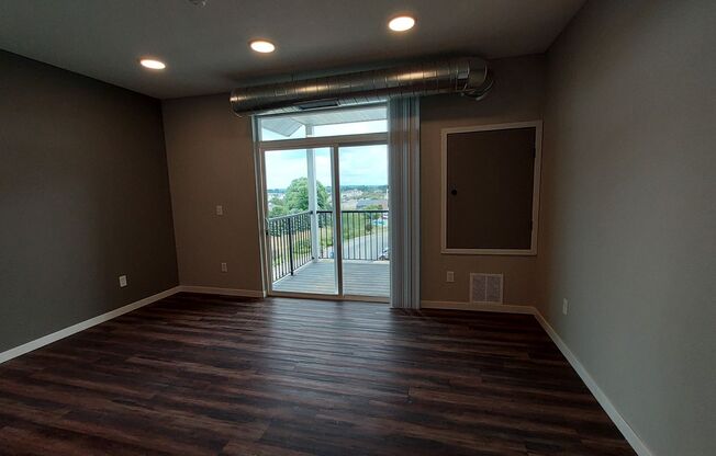 Studio, 1 bath, 466 sqft, $1,185, Unit 146