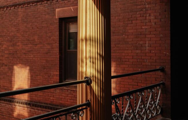 2 beds, 1 bath, 901 sqft, $1,225, Unit 307-42