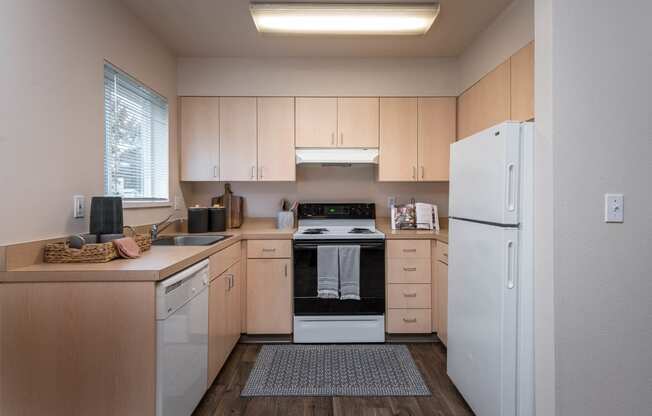 The Montavilla | Maple 2x1 Flat Kitchen