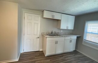 1 bed, 1 bath, 800 sqft, $600, Unit UPFRT/#3