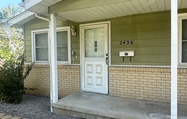 3 beds, 1 bath, $1,095