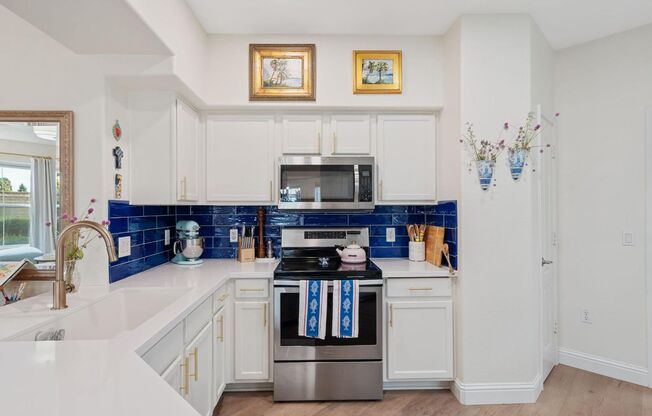 2 beds, 2 baths, $2,400