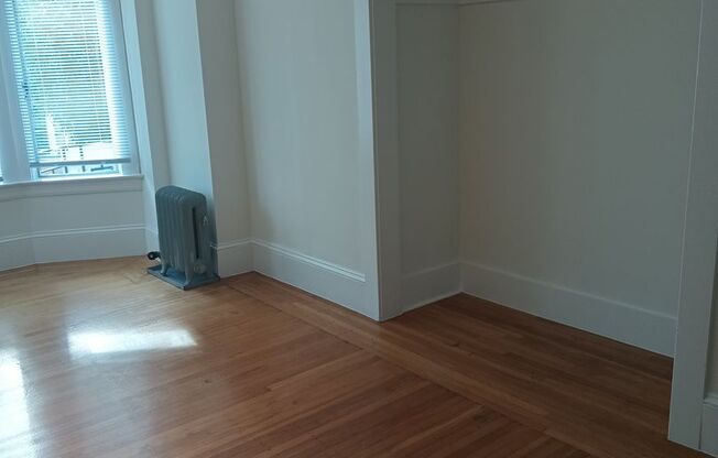 440 Hyde Street (359r)