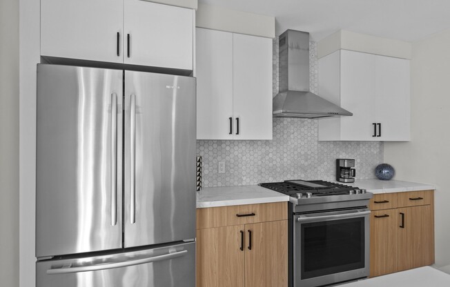 1 bed, 1 bath, 700 sqft, $3,300, Unit 411