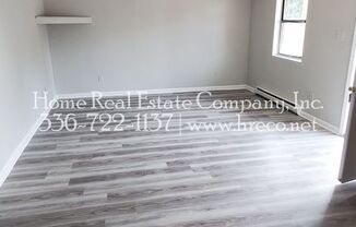 2 beds, 1 bath, $795, Unit 3015-F