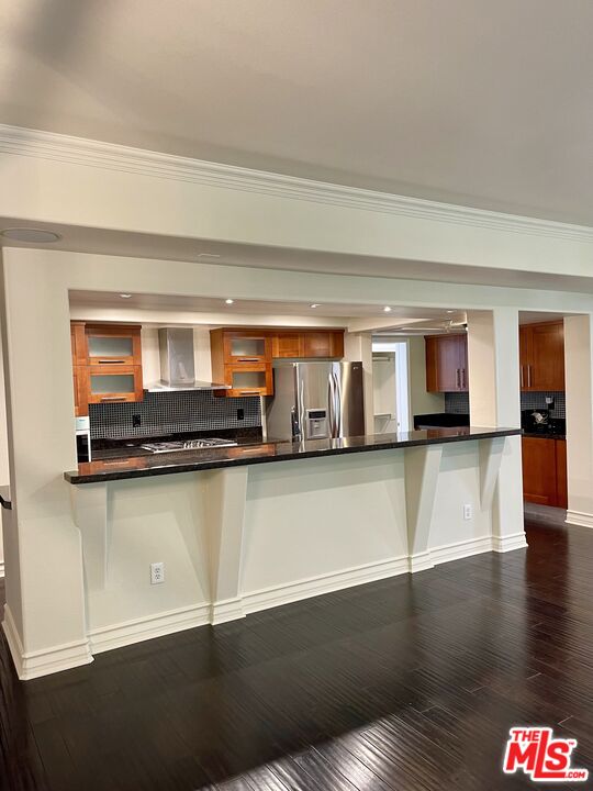 107 N SWALL DR