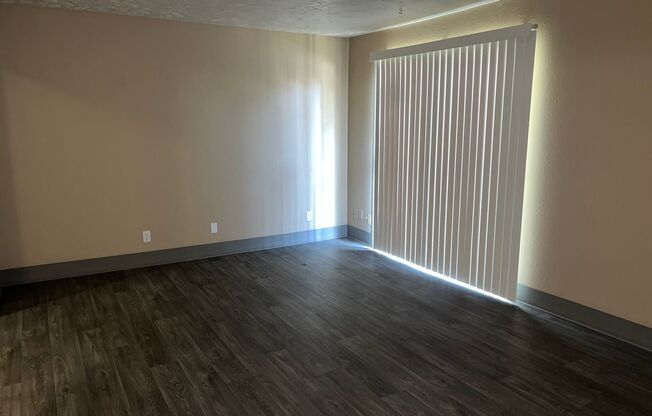 1 bed, 1 bath, 850 sqft, $1,050, Unit 10-17