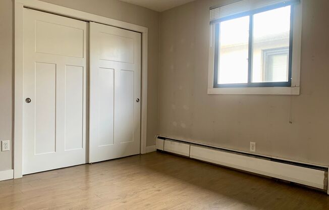 1 bed, 1 bath, $950, Unit 115