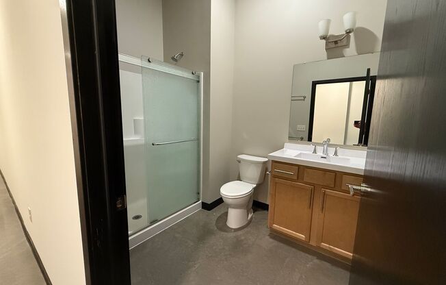 1 bed, 1 bath, 872 sqft, $1,725, Unit 142-114