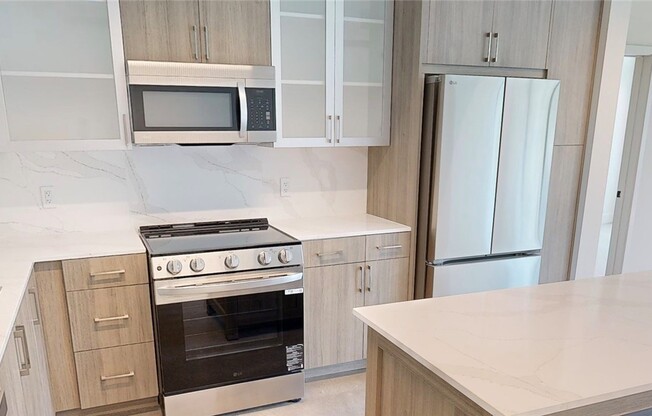 3 beds, 2 baths, 1,303 sqft, $4,299, Unit 3LW