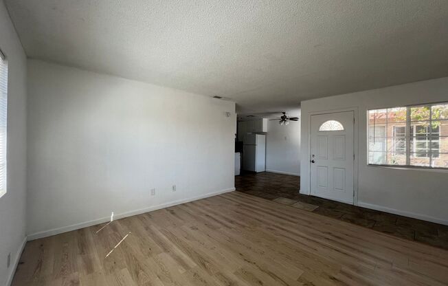 2 beds, 1 bath, 800 sqft, $1,075, Unit # 2