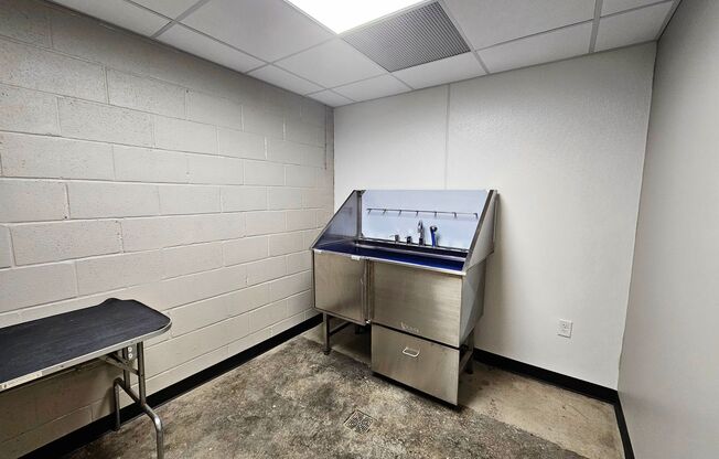 1 bed, 1 bath, 789 sqft, $1,700, Unit UNIT 614