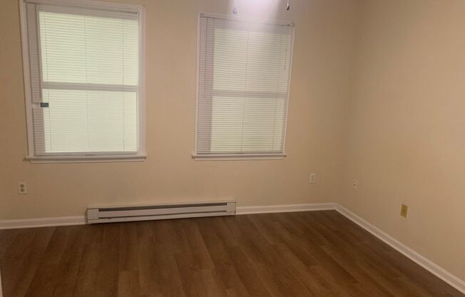 2 beds, 1 bath, $1,575