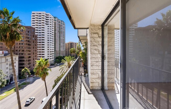 2 beds, 2 baths, 1,037 sqft, $4,400, Unit 912