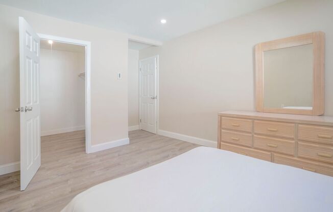 2 beds, 1 bath, 1,050 sqft, $2,750, Unit 75-4