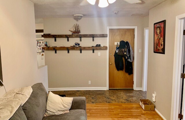 2 BALDWIN PL