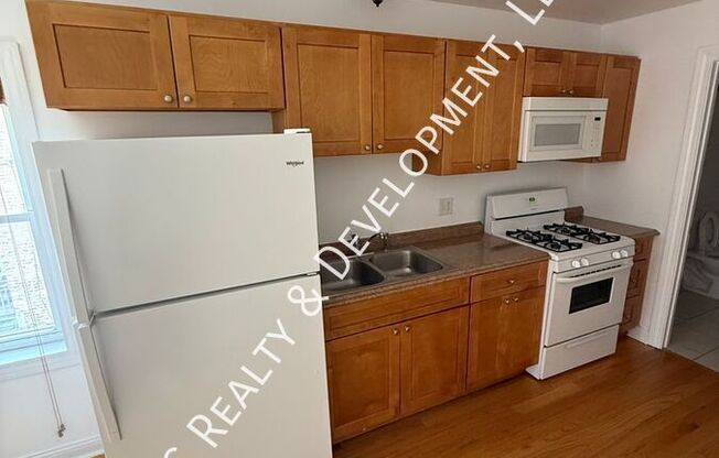 1512 W 17 ST