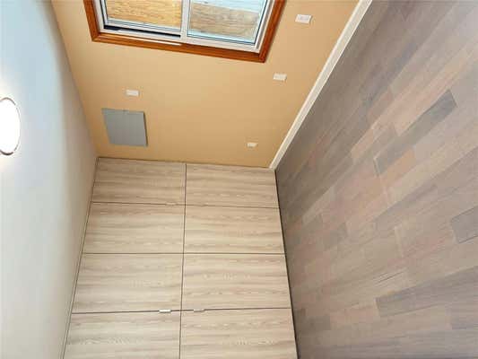 2 beds, 1 bath, 700 sqft, $2,300, Unit # FLOOR