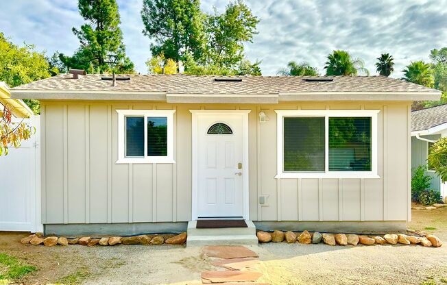 Lovely Newer Construction, Detached ADU Guest Home, on Private Property in Quiet Neighborhood of Fallbrook!