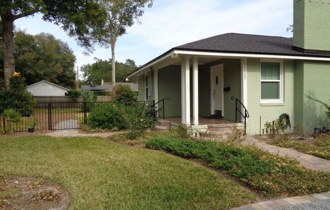 2 beds, 1 bath, $1,750