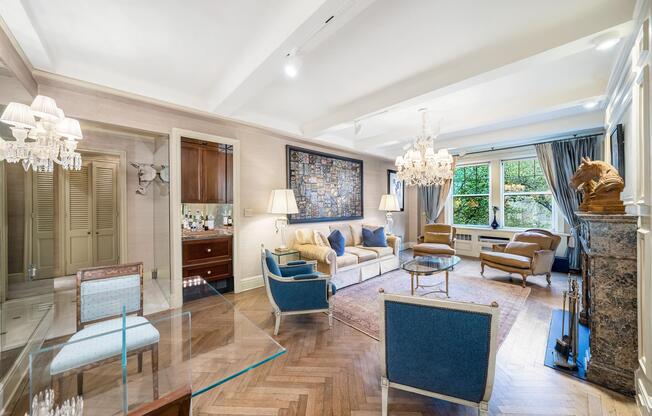 575 AVE 203