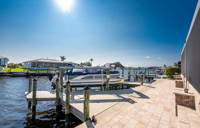 Gulf Access, Waterfront Escape Awaits