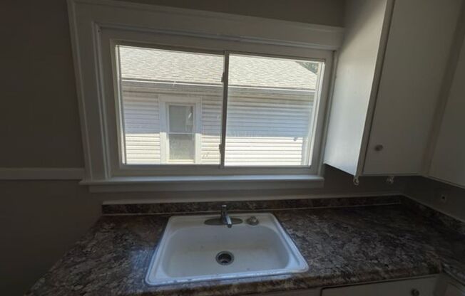 15702 Cherrylawn
